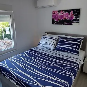 Apartment Perunika, Selce